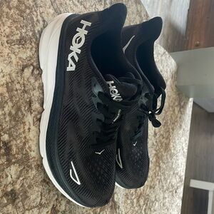 Hokas Clifton 9 men’s size 11